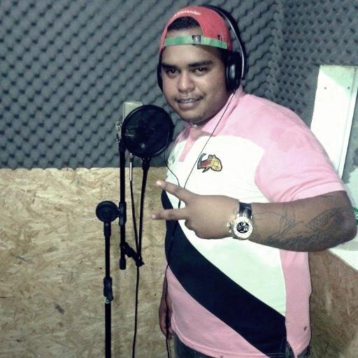 MESTRE DE CERIMONIA , DE POUCO EM POUCO CONQUISTANDO . 
FILHO DE #DEUS &  #NOIVO !