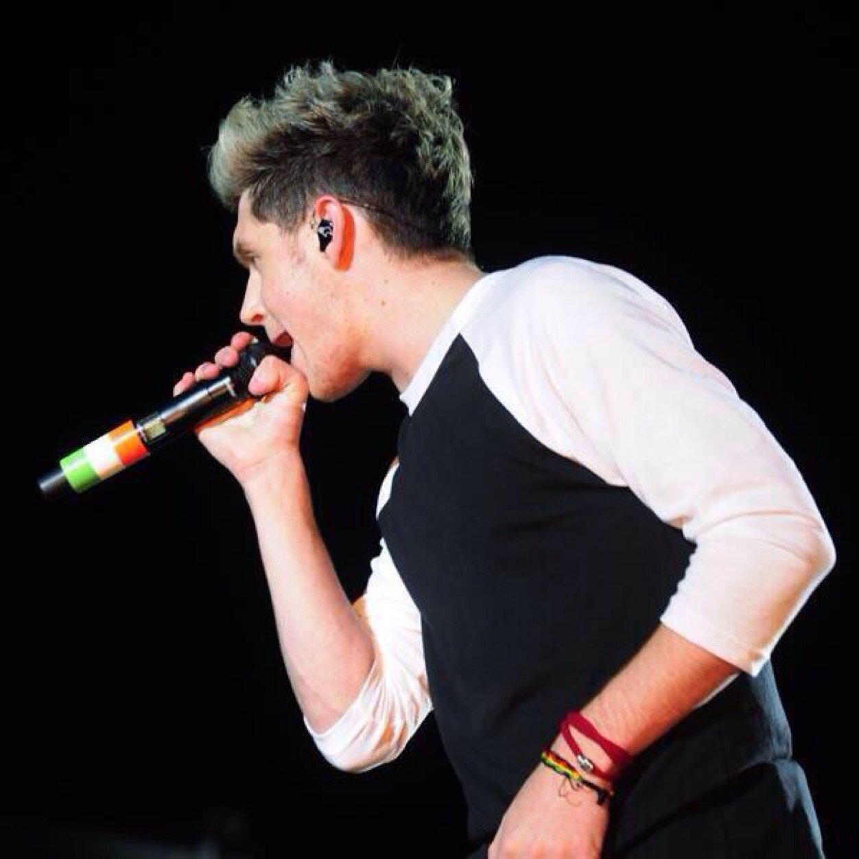 5soss_pain's profile picture. You'll never find a rainbown if you are looking down