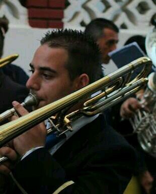 Moy1993's profile picture. 28~amante de los carnavales //don't worry be happy//trombonista de la acm san jose artesano//