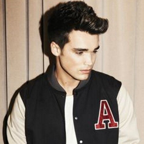 Josh Cuthbert ~ 18 ~ Kara♡ piccola principessa.