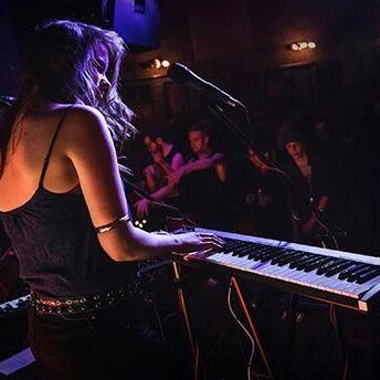 lorynmusic's profile picture. Feel the music.