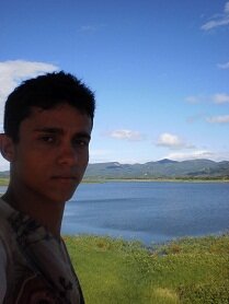 amo futebol, adoro praticar esportes e ouvir musicas todos os tipos d musicas!!!