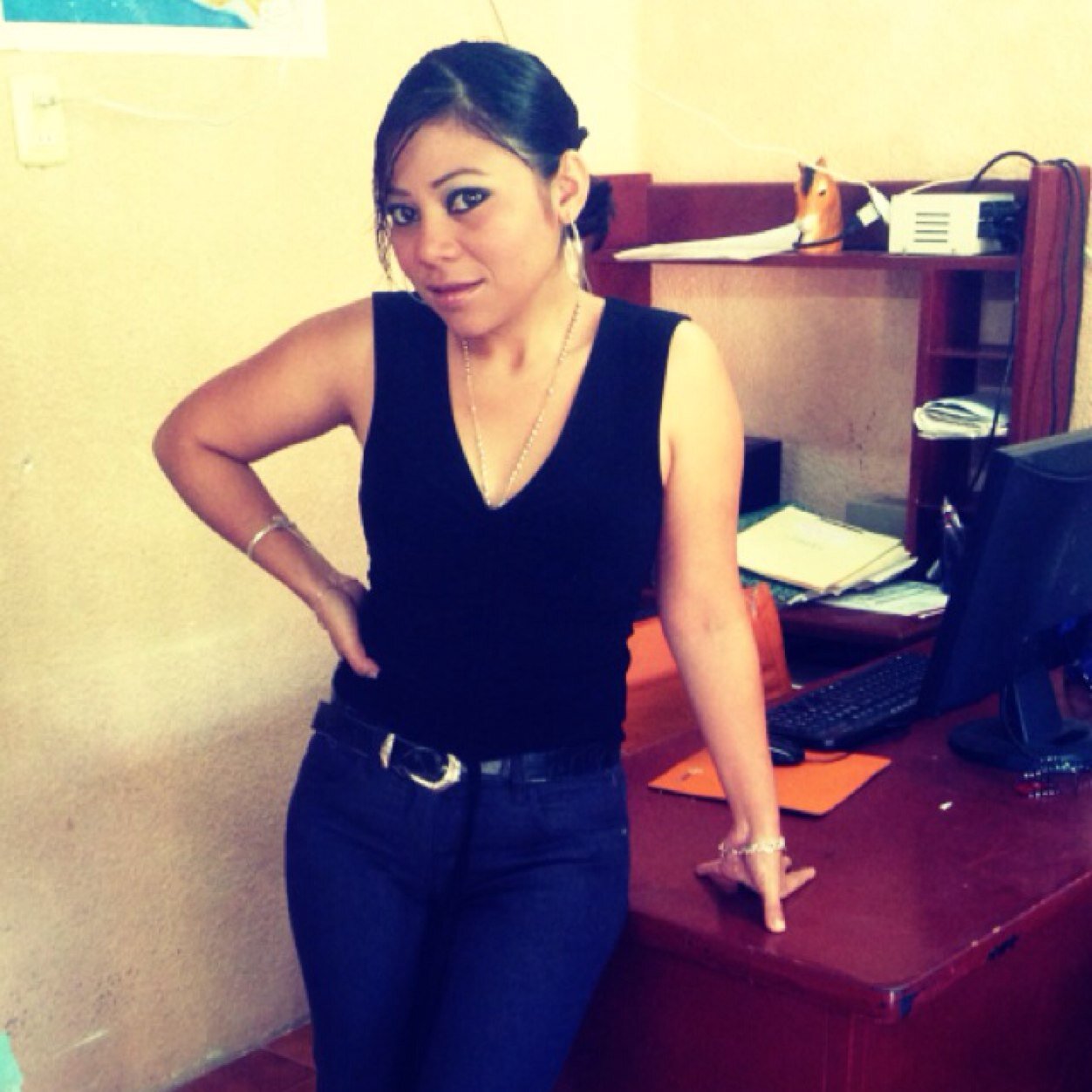 Soy alegre, carinosa y sexi Jajjajaj
