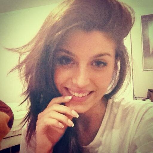 Menina Doce Meiga Com uma vida Inteira pela Frente , Sou Feliz Bom Humorada , Curto Festas Com Moderação Trauma : Morrer . xD Sonho? : Me Tornar Modelo