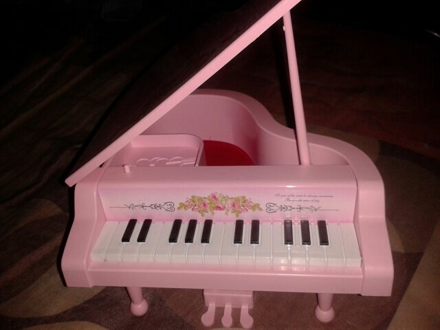 farhanahana96's profile picture. im sorry :')