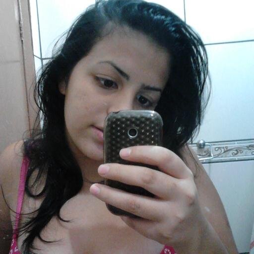 [] Ser capitã desse mundo, poder rodar sem fronteiras. Viver um ano em segundos, não achar sonhos besteira []