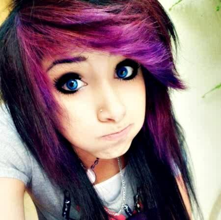 DM ME IF YOU NEED ME FOR ANYTHING AND FOLLOW ME. IM SINGLE. // R.I.P MATTIE ☹♥