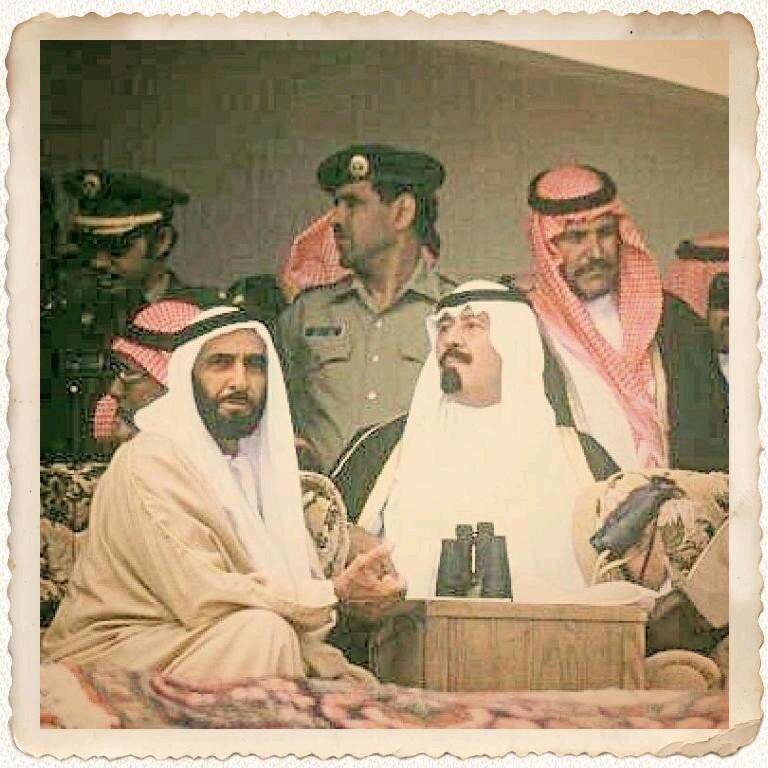 رتوت لي اول ( ٥ ) تغريدات في (المفضلة) 
وعطني ( تم ) بالمنشن او رسالة ولك ٥رتويت مني خلال ٢٤ ساعة