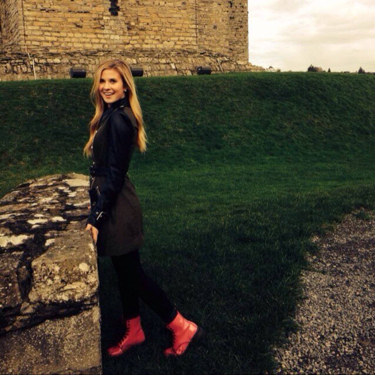 carolfollowed's profile picture. just here stalking her timeline tbh