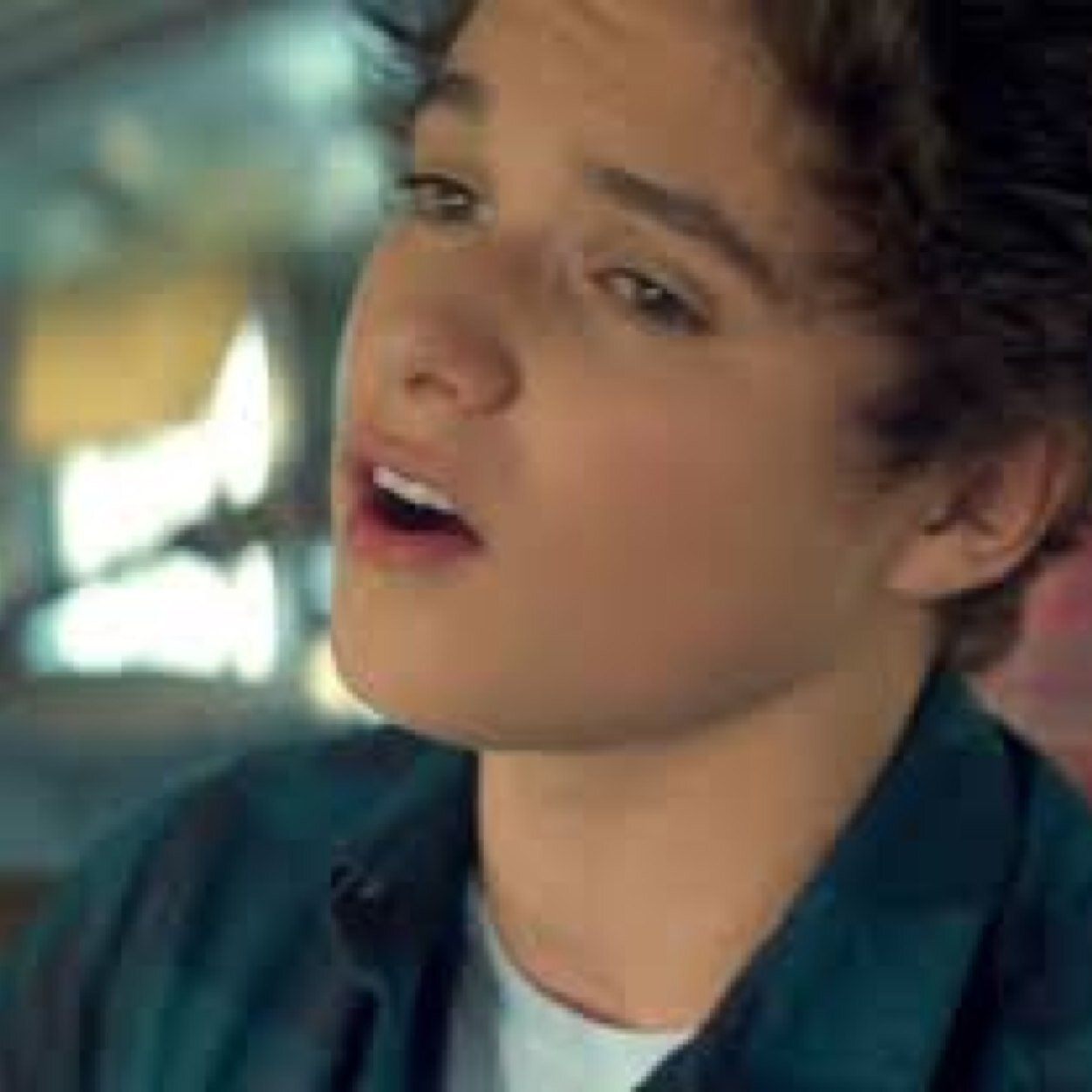 Hi I'm Brad 1/4 of The Vamps I'm British and i like To sing and strum I'm shy a lot but i like making new friends