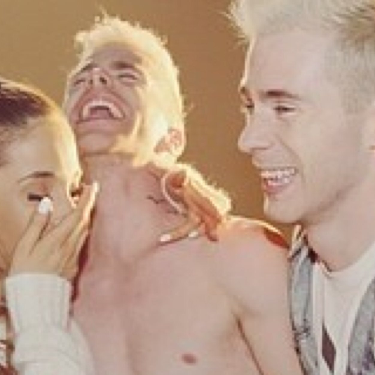 grandleariana's profile picture. Cat by day, recording artist by night Been here since 2010 and im not going anywhere Ig @doitlikegrande