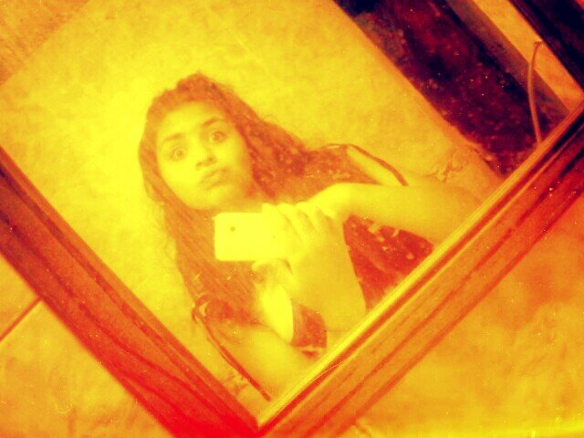 loka artante,zelosa pero fiel en todas y para todos amigos y mas que amigos te amo!!!! - - - - - jejejeje  baya dios a saber