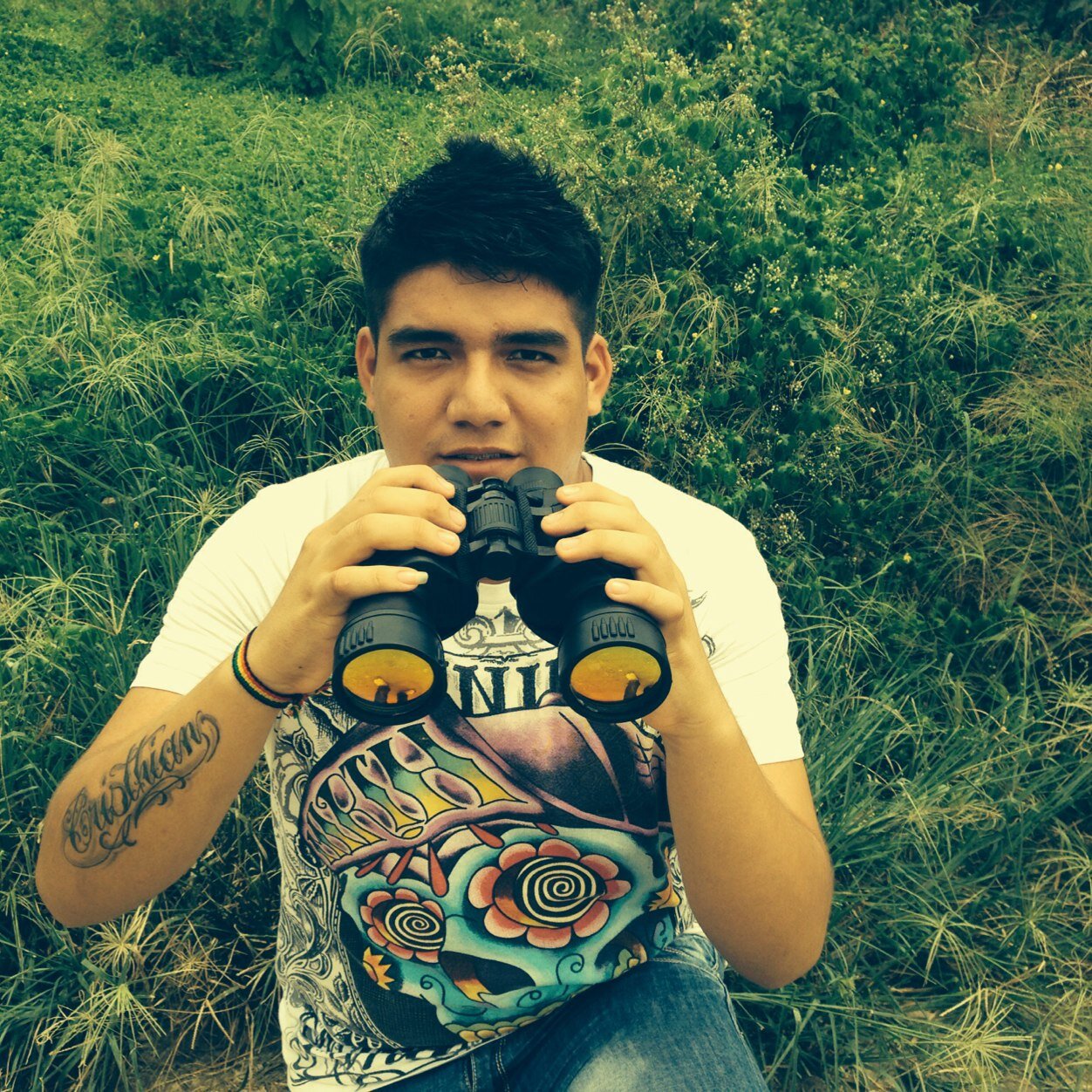 Dios tarda pero nunca olvida 
Azul de corazon Facebook: /christian.cedillo./ - Pasaje_elOro Ecuador -