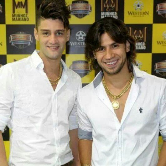Fã Clube Mineiro dedicado a @munhoz_mariano @munhoz_frango e @mariano_mem criado em 13/08/2012 É amor demais!!!