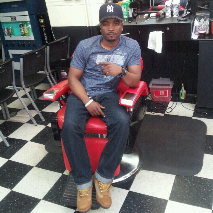 #TeamJumpman #Followback #TeamSag #Henny #Lakers #Duke #BMW A young nigga das about a whole lot of dinero's!!!!