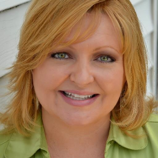 Mom of 2. I luv Jesus, poodles, handcrafted anything, fashion, shoes and jewelry. I wish I could sew & make jewelry all day. I hate cooking, but I love a chef!