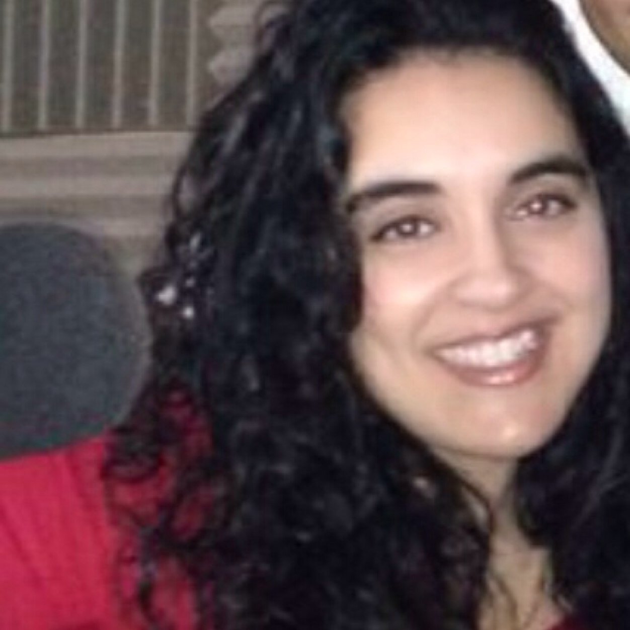 Uruguaya - Mexicana, casada y madre, soy Lic. en Psicologia orgullosamente UADY con Master en Clínica Infantil y Juvenil con Doctorado en Ciencias de la salud.