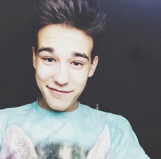 Gave you a free follow yay! now please follow @DallasFeatBrook  swear I follow back,loves! :) xx Thank you DO NOT FOLLOW THIS ACCOUNT