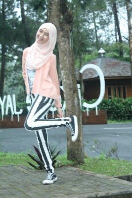 Enjelikha_'s profile picture. Heii,,follow me. Follback ? Just mention.