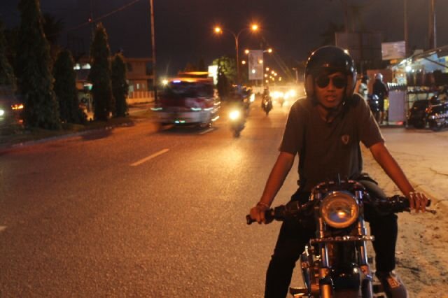 Untuk mencapai kesuksesan itu harus mempunyai semangat yang kuat dan kerja keras.