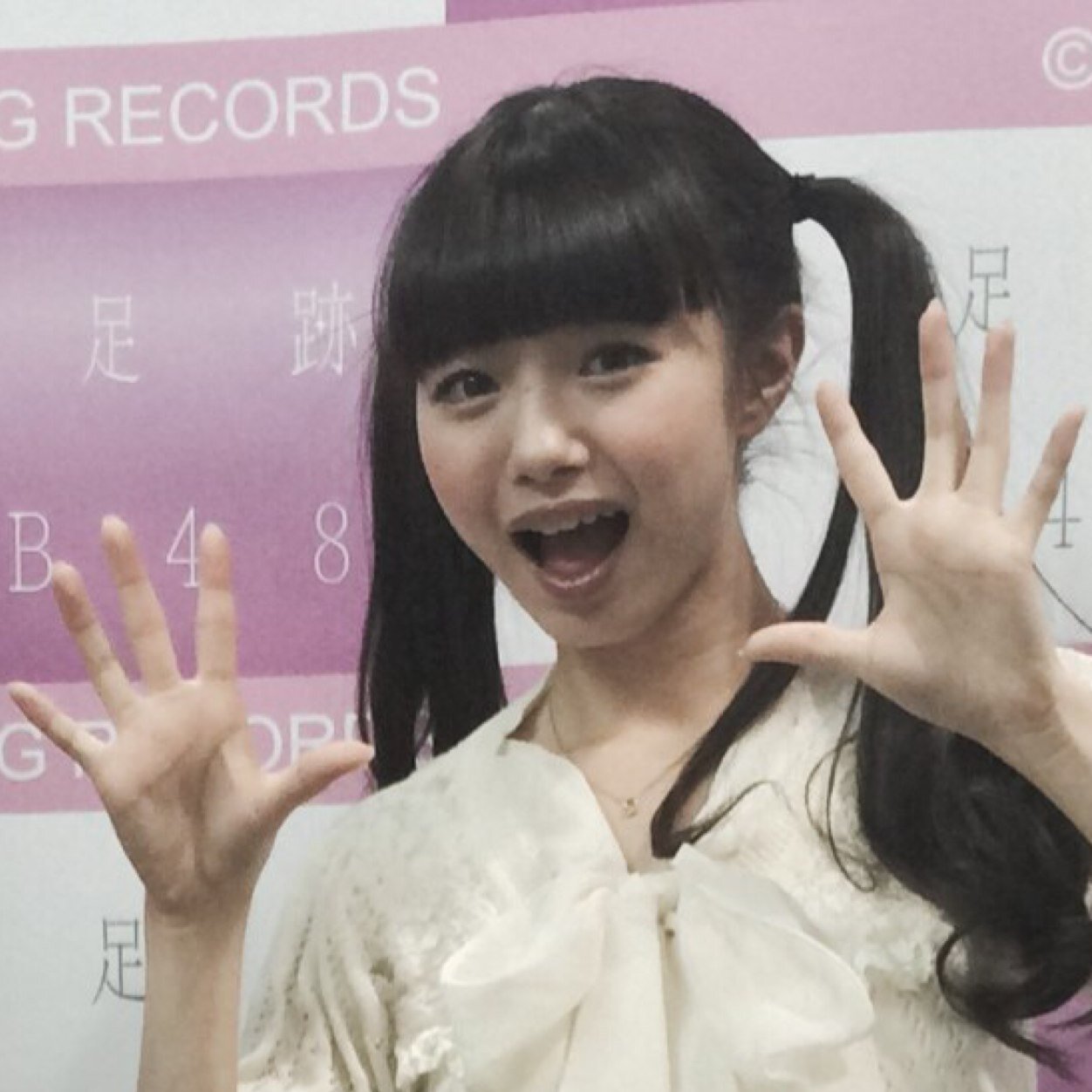 市川美織ちゃん(みおりん) と 木下ミシェルちゃんを特に応援しています