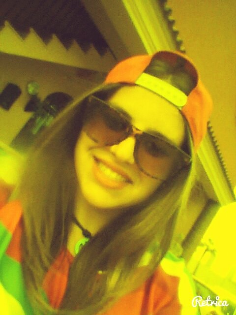 un dia 10~4~2000 ; siempre esta esa persona por la cual sonreir, por la q vale la pena intentar;  PALMONES♥