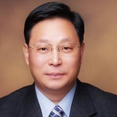 소설 무령왕의 저자로 글 쓰는 서생이자 詩人으로 일본에서 10여년 간 국제정치학과 한일고대사를 연구한 학자이자 칼럼니스트입니다. 立命館大学院出身の小説家です(小説 武寧王)*4자방 수사로 쥐구멍에 흘러간 혈세 하루빨리 환수하자!또한 선출직 및 3급 이상 고위직에 군면탈자 승진금지 입법하자!