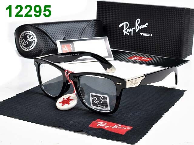 save money 80% off  for online shopping for all brands on man and woman cloths,shoes,t-shirts,jeans and many more buy now at http://t.co/GojOTUXNfN