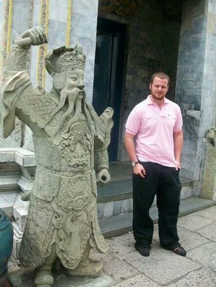 Golfist, often embarassed football fan, and trying to Implement a better life