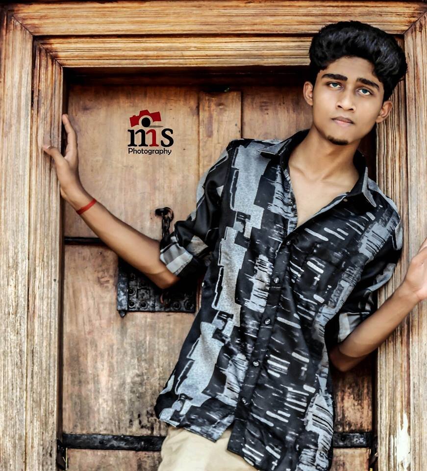 PHOTO EDITOR @ Devils Studio Facebook