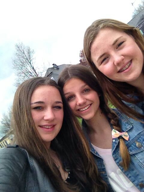 xjenniferxlove's profile picture. i love you because you make me smile when nobody else can