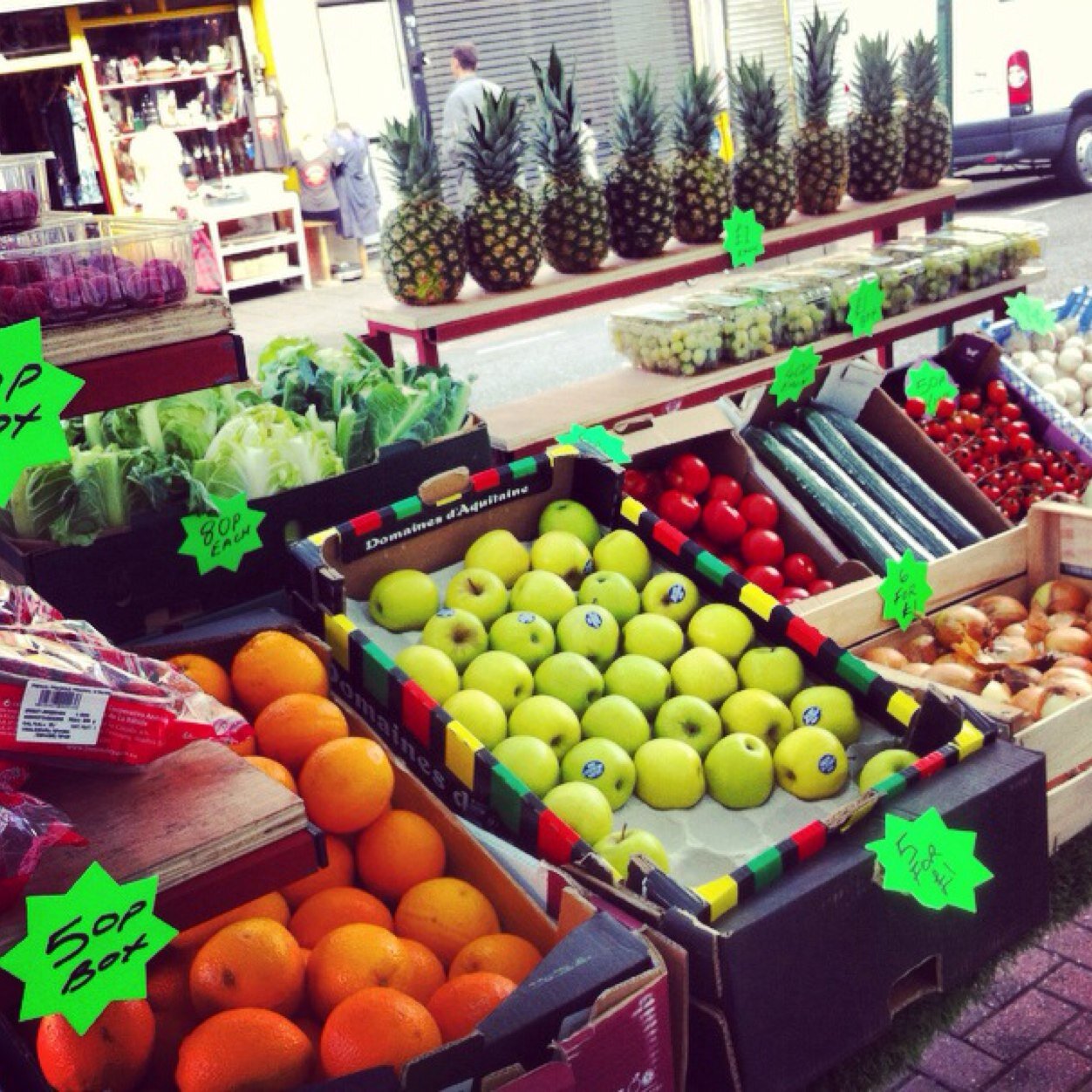 Delivering the cheapest and best quality fruit and veg. 221 Well Street, Hackney E9 6BR. For deliveries contact 07535661253. Open every Saturday 7.30am - 4.00pm