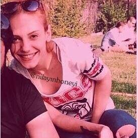 Nilay Deniz'i çok seven. Nilay Deniz'in balı  ♥ Nilay'ı bir gün görmeye inanan kız , o sarı saçlarına dokunmayıı hayal eden varlık  ♥