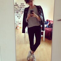 Victoria (@v_ntage) 's Twitter Profile