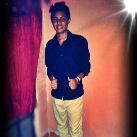 (KrEaNdO Un MUnDo D dIvErSiOn-FuTbOl-AmOr)====:                   ONE LOVE