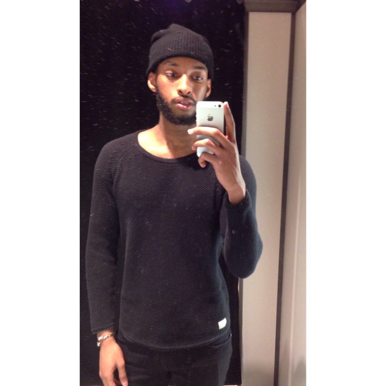 instagram: whocarre