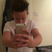 My name is lewis essex i like soccer and singing I do my own vines
