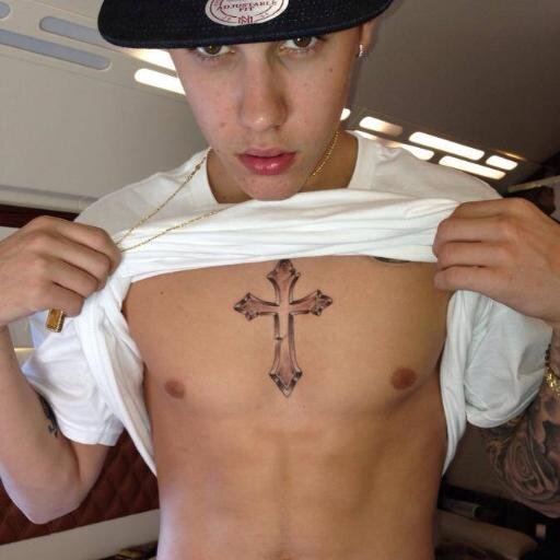 JUSTIN FOLLOW ME LOVE YOU 3 3 3 3 3
