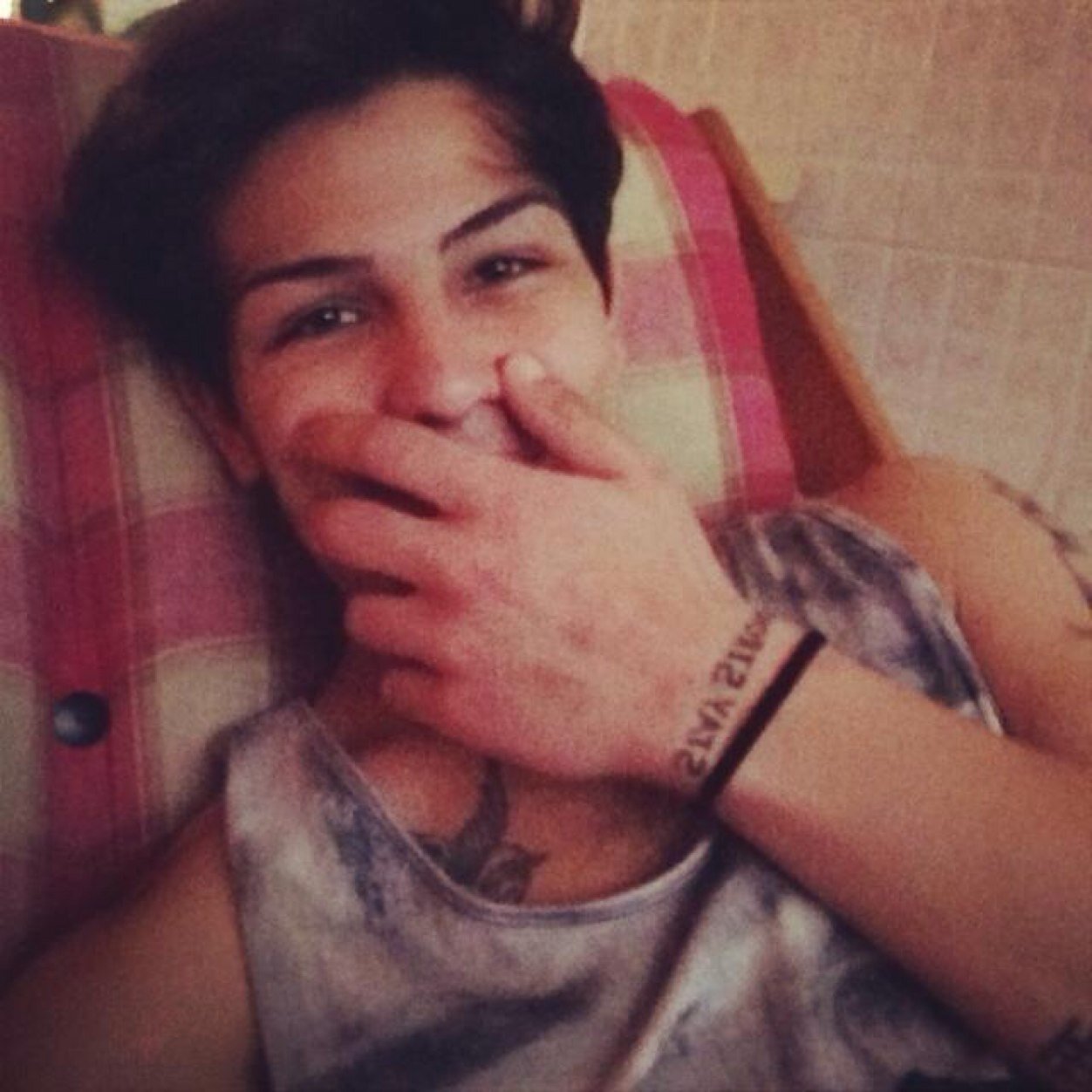 i'm italian follow me and i follow back!!