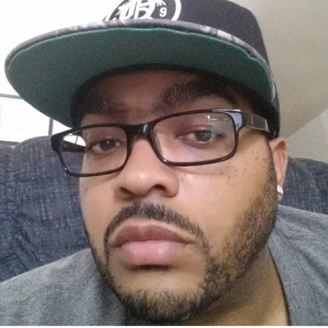 Ugkang's profile picture. Don't fuck with dem fuck arounds small circle, do it by ur self, can't tell on ur self