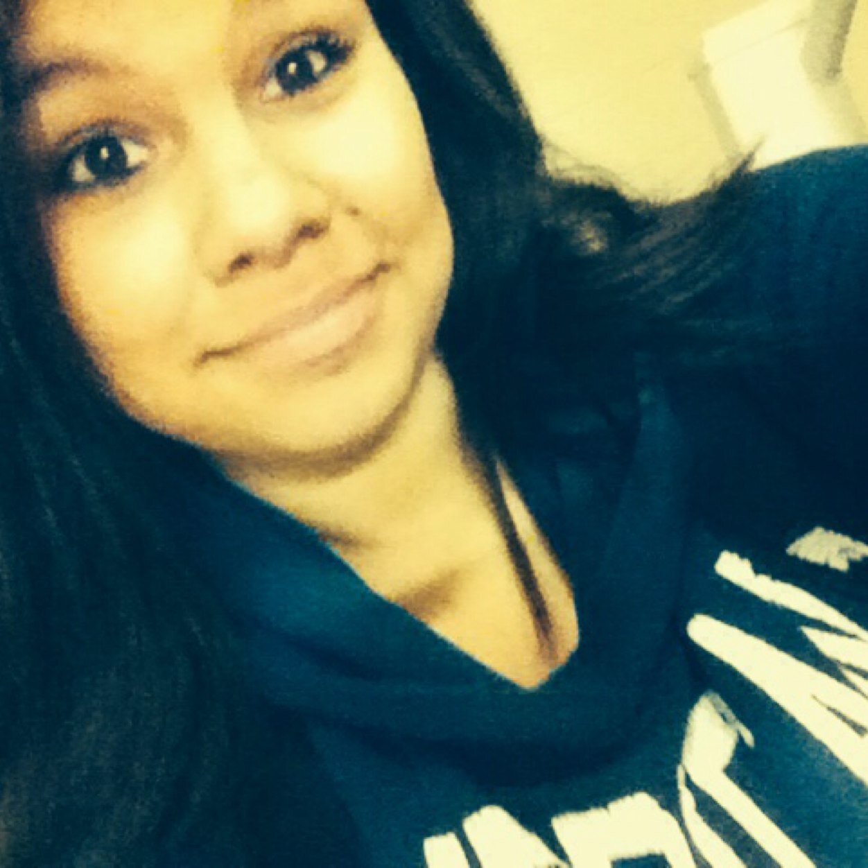 I am a really funn person to be with. I love to be with my friends to have a goo time. I am sweet maybe if u re sweet to me