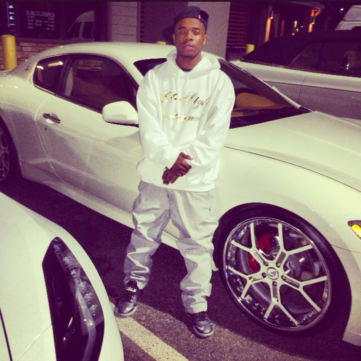 ALL MINDS AINT THE SAME BECAUSE WE WOULDNT WANT THA SAME THINGS‼️‼️ 〽️oney , cars , clothes & hoes