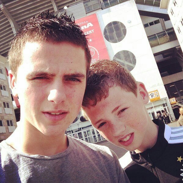 Insta: thijsjansn
Snapchat: Thijs_banaanijs