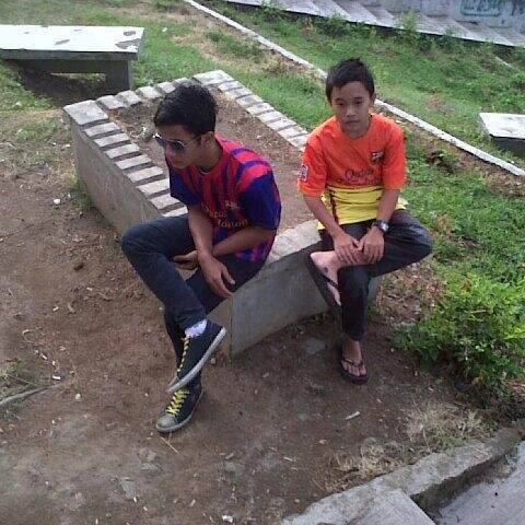 dendihugo's profile picture. You follow me I follow back