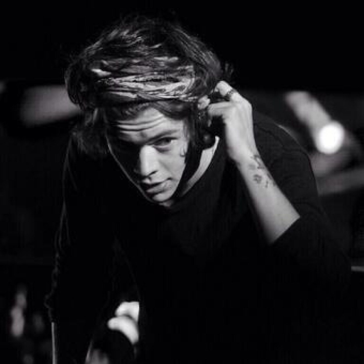 Please follow my main acc @tenorniall | Musician / Fashion Designer | 19 Days until my birthday | Not always active on this acc |