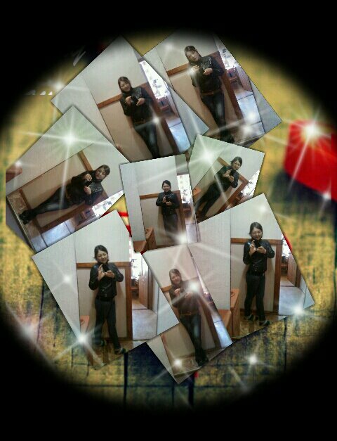 juldizai_b's profile picture. ))