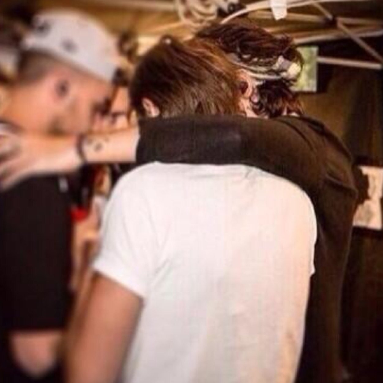 In love with five idiots, The're names? Harry Louis Niall Liam and Zayn. BRAVERY
