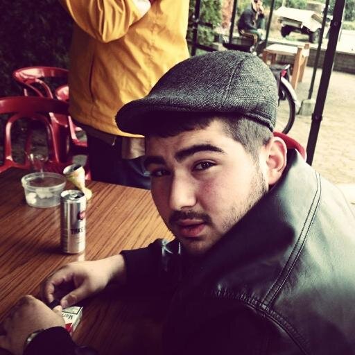 Oturup sana şerefi anlatirdim ama kaybettigi bir şeyi dinlemek ağır gelir insana..