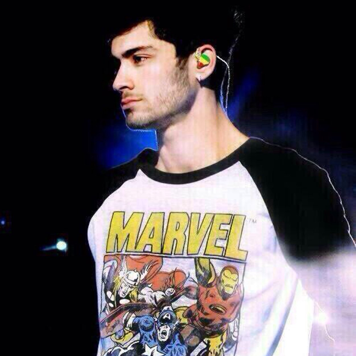 Follow @asylumniam bc she gave you this free follow and she follows back xx