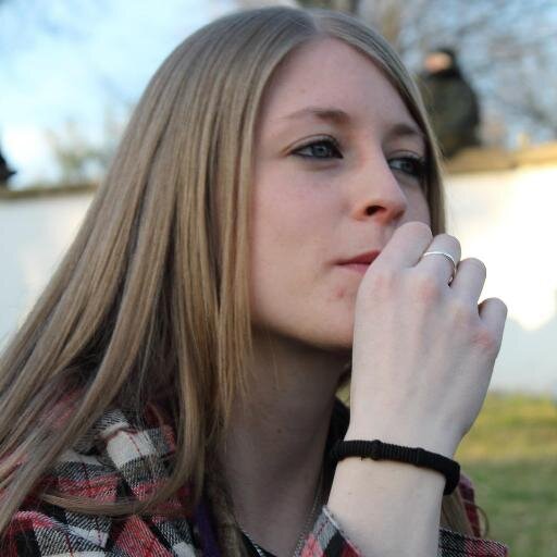 alma_idilica's profile picture. No es usual ver a los angeles en el infierno